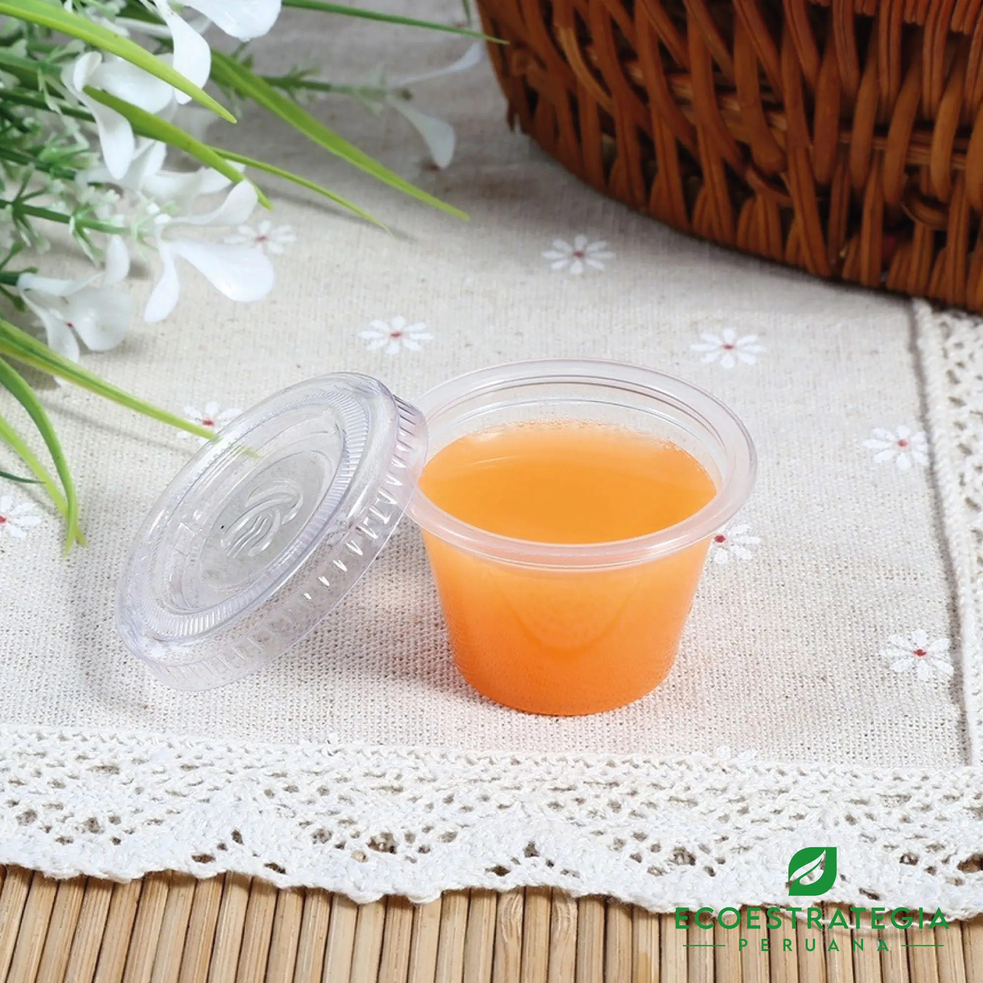 Salsero descartable pet 2 oz con tapa hermetica Este salsero de 2 oz es un producto de materiales descartables, hecho a base de pet virgen. Cotiza envases, empaques y pirotines biodegradables para comidas