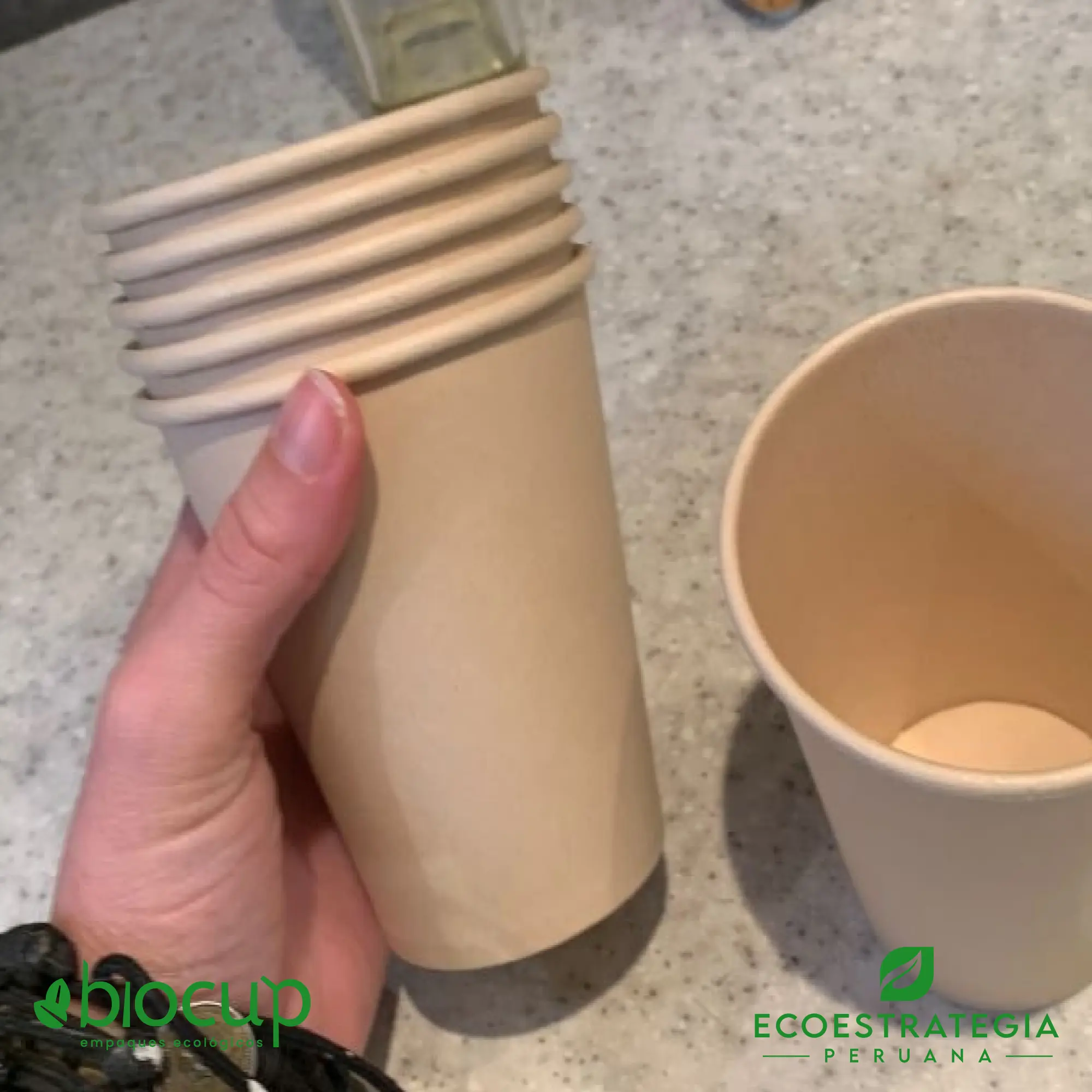 Vasos reciclable para bebidas calientes EP-B14 es tambien conocido como vasos de bambú biodegradables 14 oz, vasos compostable 14 oz, vaso desechable bambú, vasos biodegradable de bambú por mayor, vaso compostable 14 oz , vaso bambú, vaso bioform 14 oz, vaso bioform 12 oz, vaso pamolsa biodegradable, vaso por mayor, vaso compostable marrón, vasos para café Perú, vasos personalizable biodegradable, vaso hermético para delivery, vasos biodegradables para delivery, mayoristas de vasos biodegradables, distribuidores de vasos biodegradables, importadores de vasos biodegradables, vasos biodegradables eco estrategia peruana