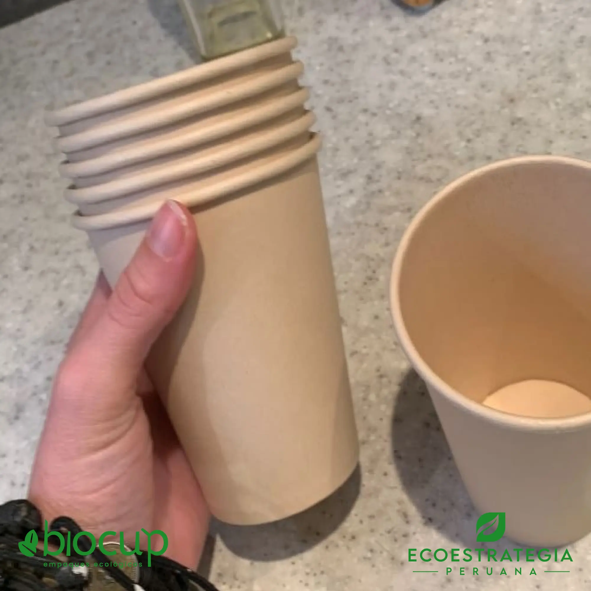 Este vaso de 14 oz es un producto de materiales biodegradables y compostables, hecho a base de fibra de bambú. Cotiza tus vasos para bebidas frias o calientes