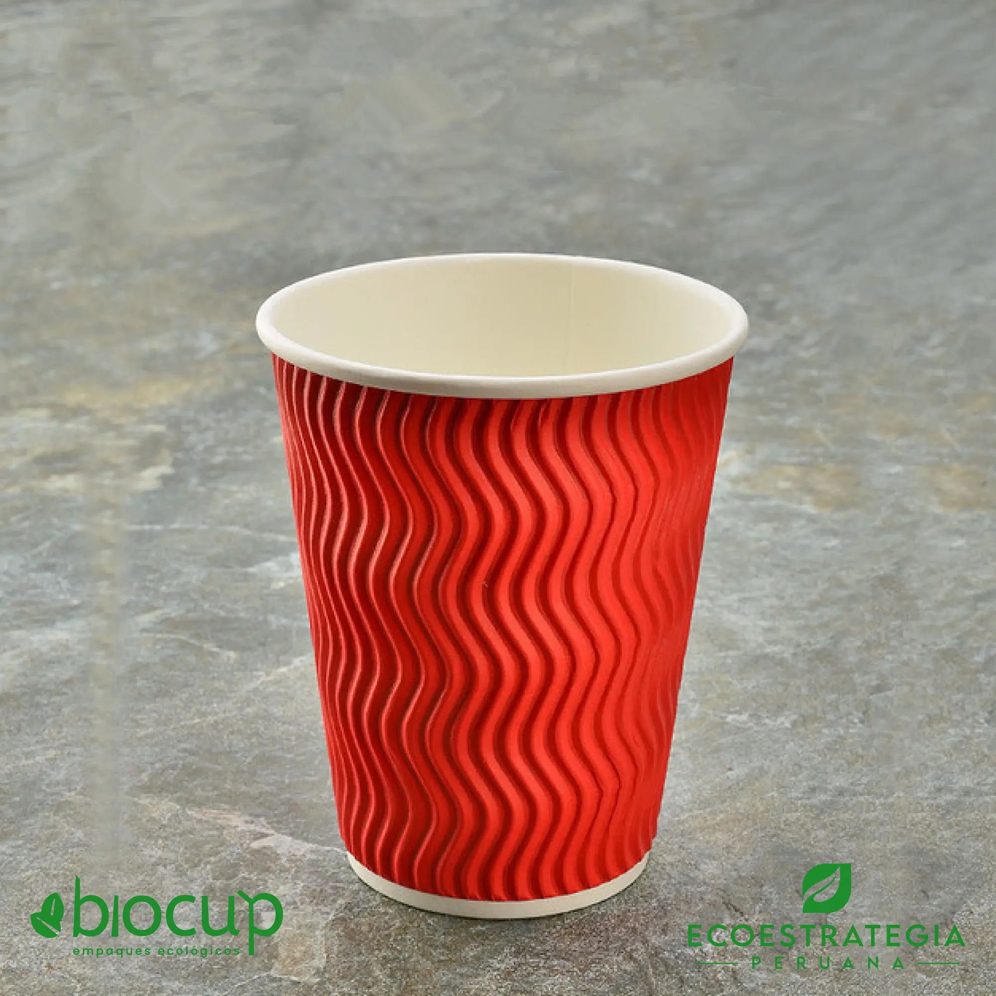 Vaso de polipapel corrugado de 8 oz Este vaso de 8 oz con tapa hermética, es un producto de material descartable, hecho a base de polipapel corrugado. Cotiza vasos para bebidas frías o calientes